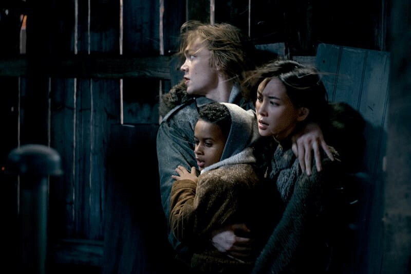 Moonfall Movie साइंस फिक्शन पर बनी धमाकेदार फिल्म मूनफॉल