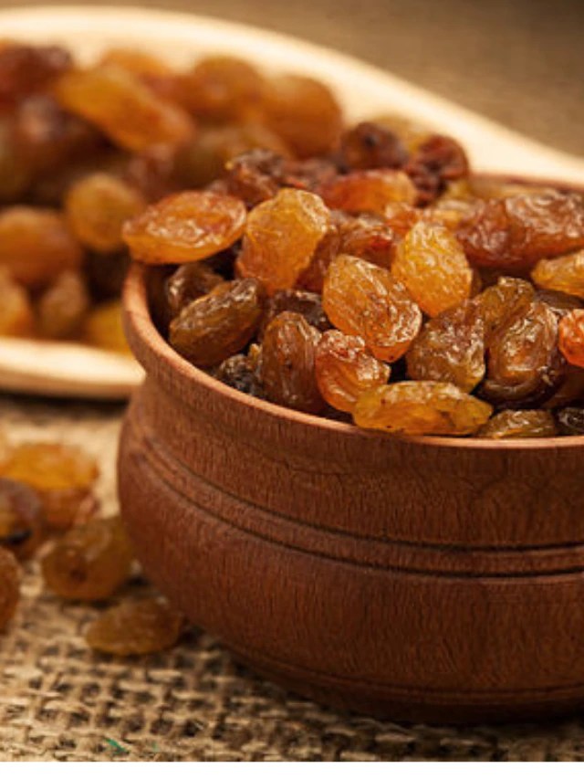 7 Amazing Health Benefits Of Raisins