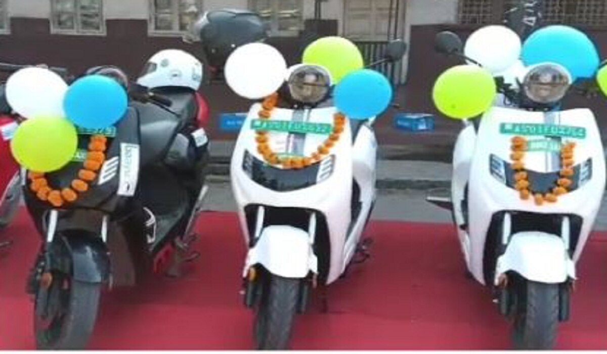 'Baayu' India's First 100 Electric Bike Taxi Service Launched in