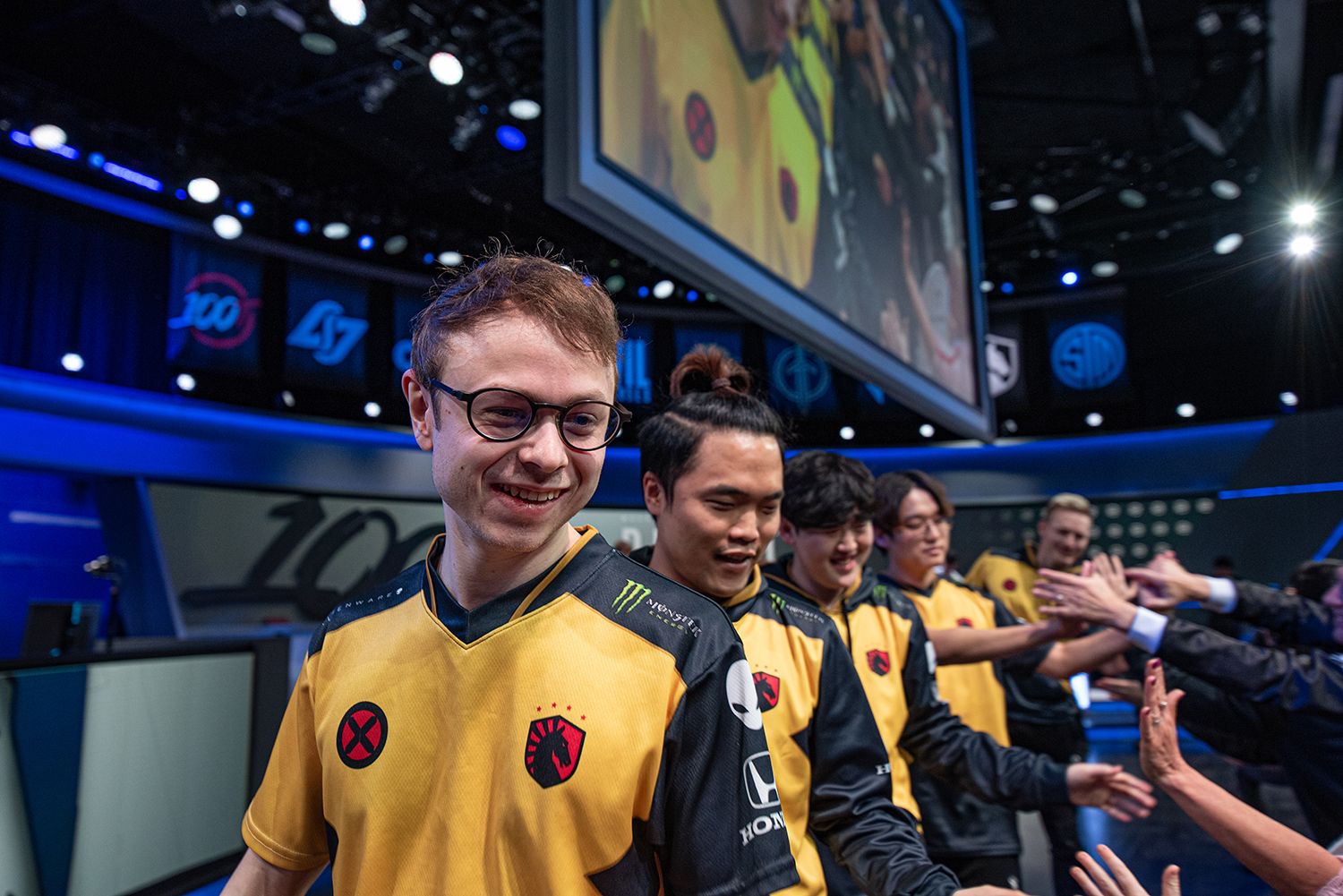 LCS players rank the Top 5 teams in the LCS this Summer after roster