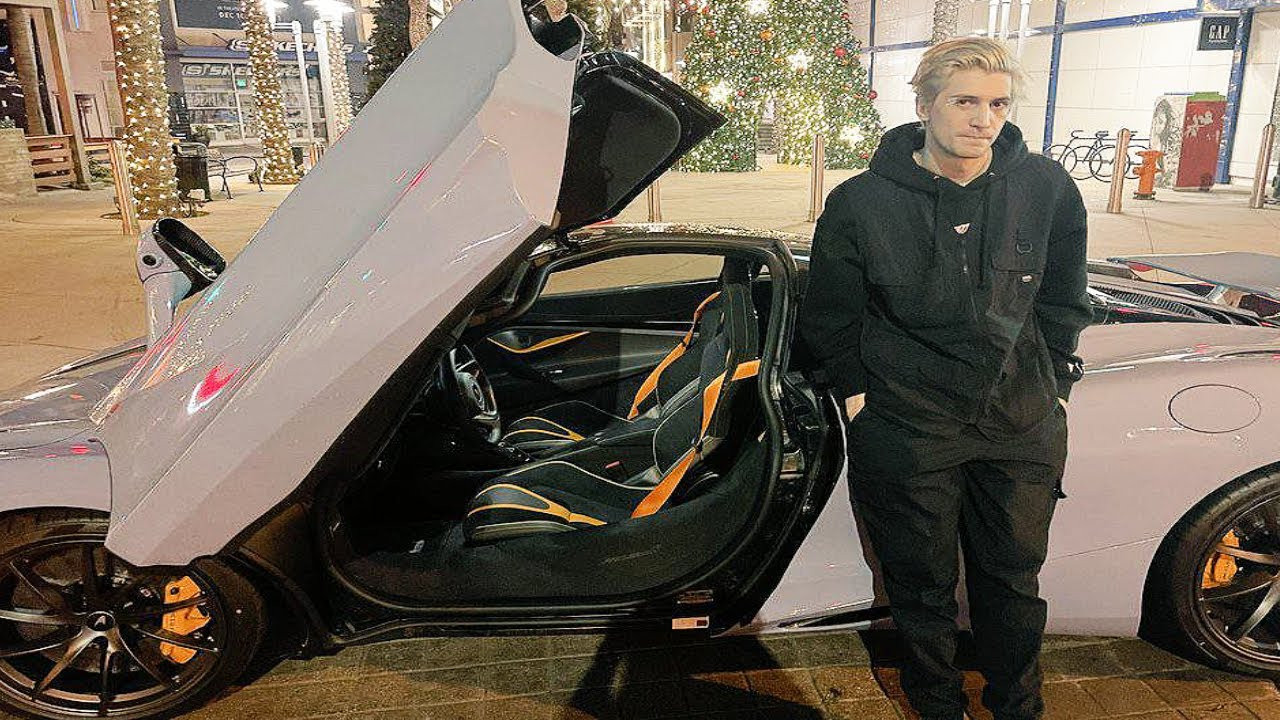 xQc shows off 300,000 McLaren he can't legally drive due to having no