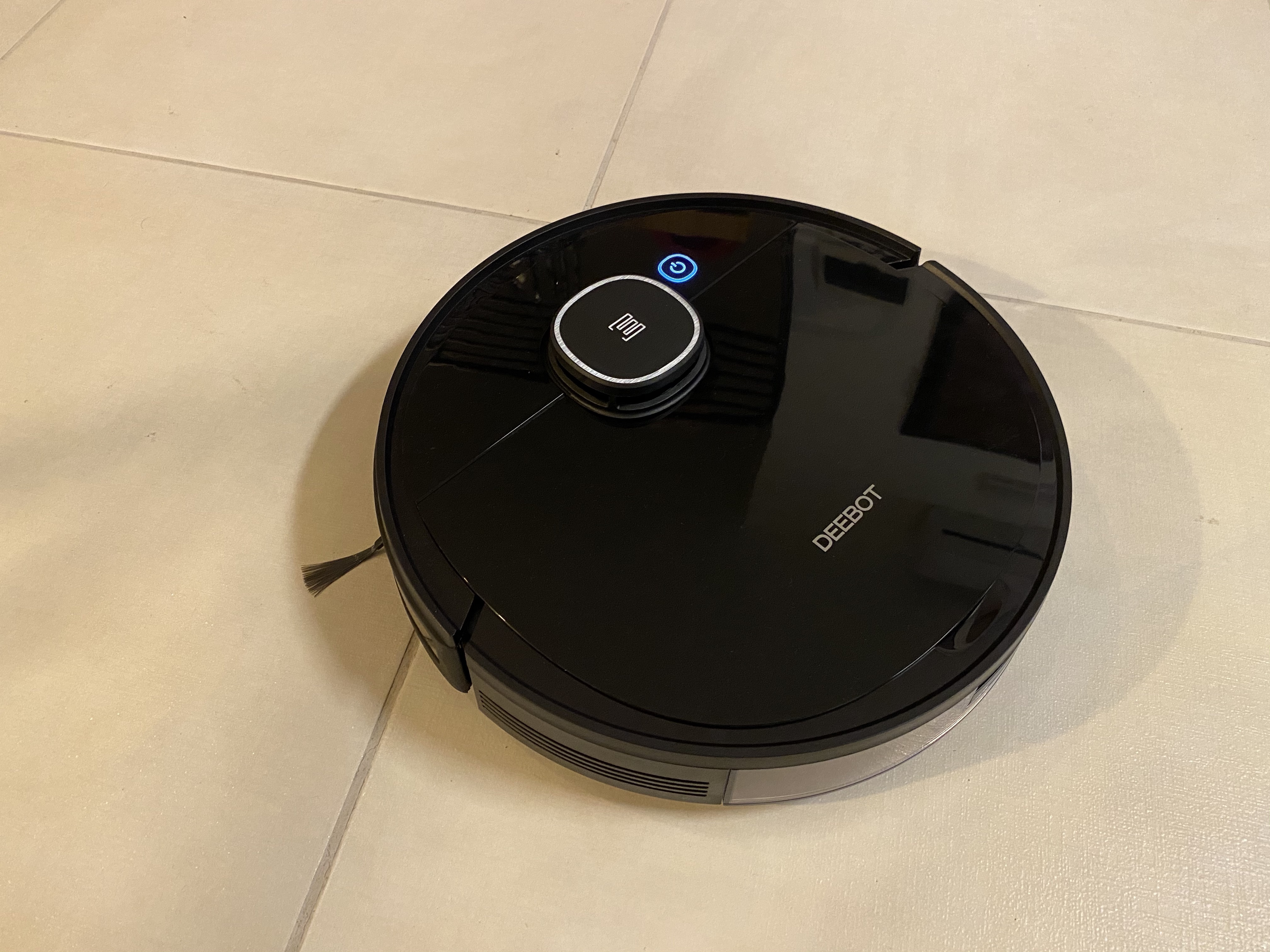 ECOVACS OZMO920 il robot aspirapolvere completo iPhone Italia