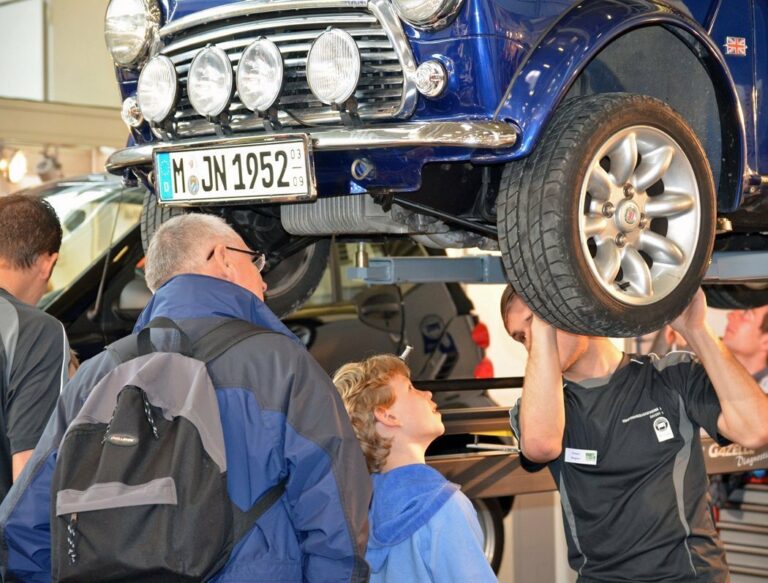 KfzGewerbe Bayern Sonderschau ‚AutoBerufeAktuell’ auf der IHM in