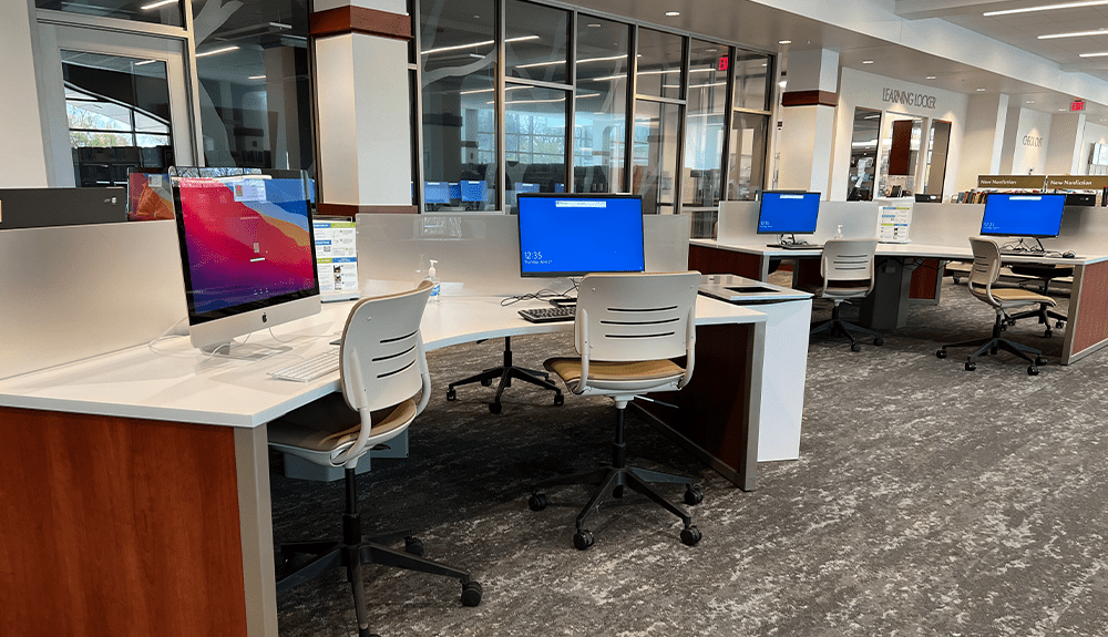 Public Computers Geneva Public Library