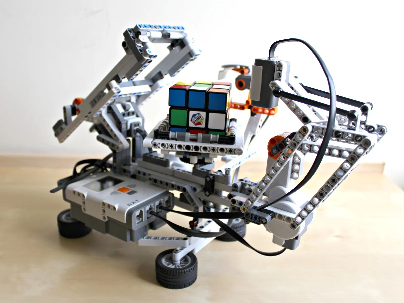 LEGO Mindstorms NXT 2.0 Review and Giveaway