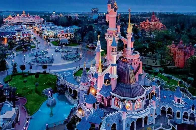New Christmas and Daytime Parades Announced for Disneyland Paris