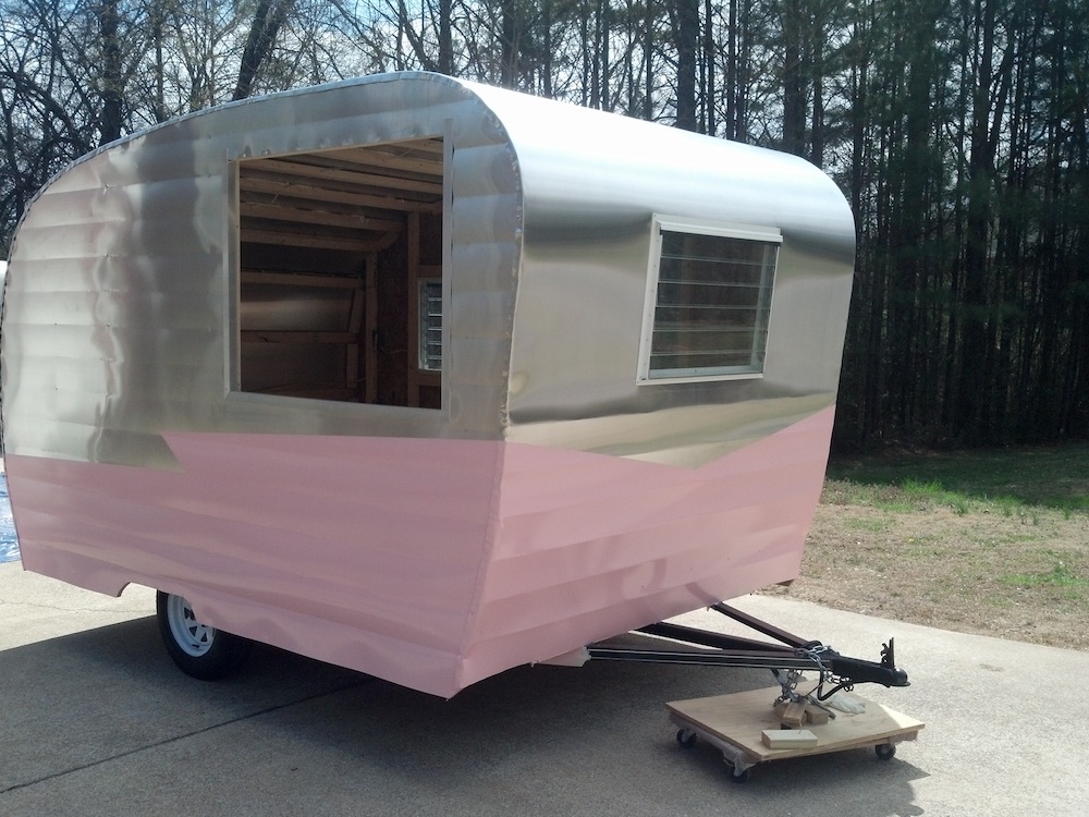 10 Vintage Trailers up For Sale just in time for a Summer Road Trip