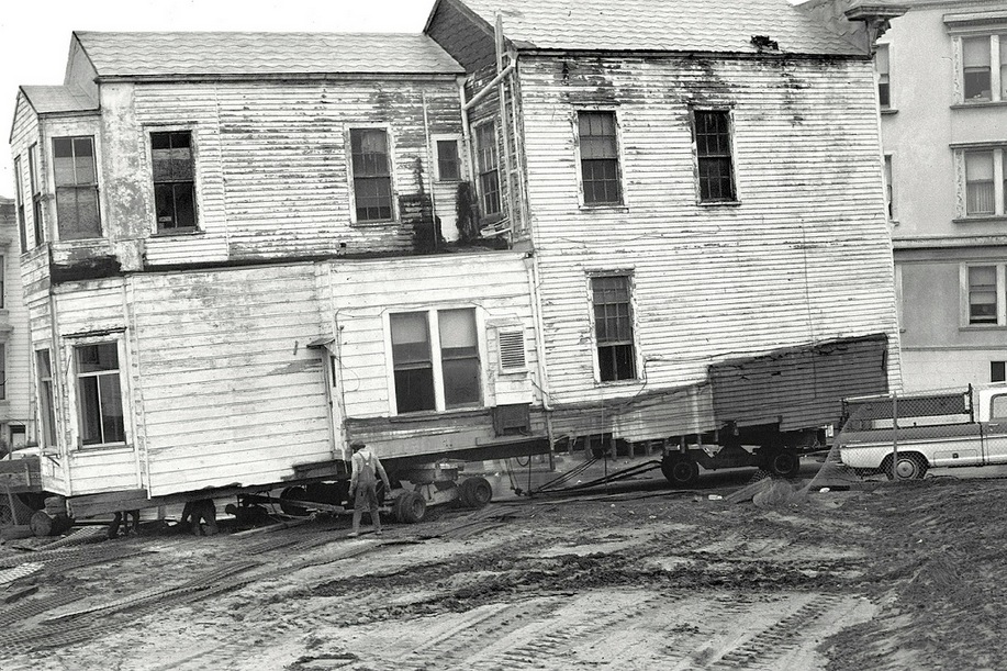The Moving Houses of San Francisco
