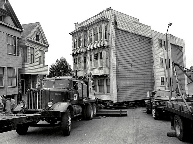 The Moving Houses of San Francisco