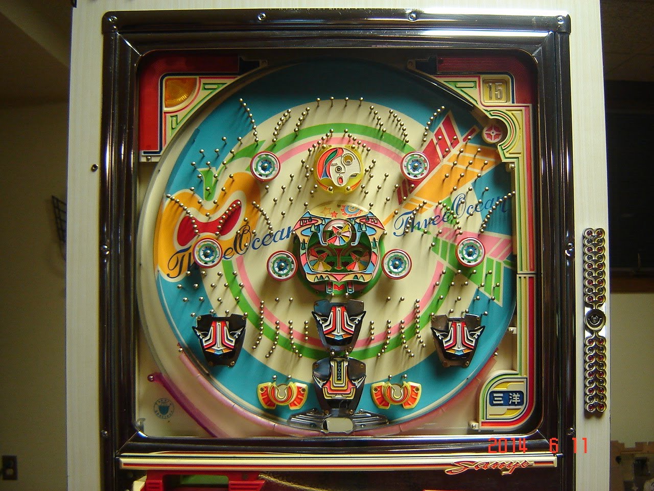 These Fabulous Vintage Japanese Slot Machines are a Collector's Dream