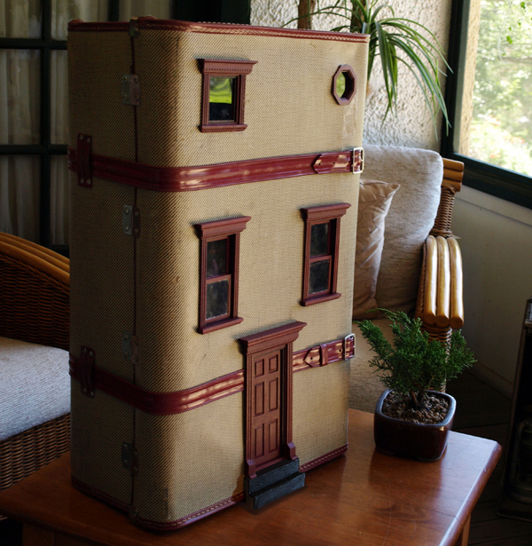 Stop Everything and Check out these Vintage Suitcase Dollhouses