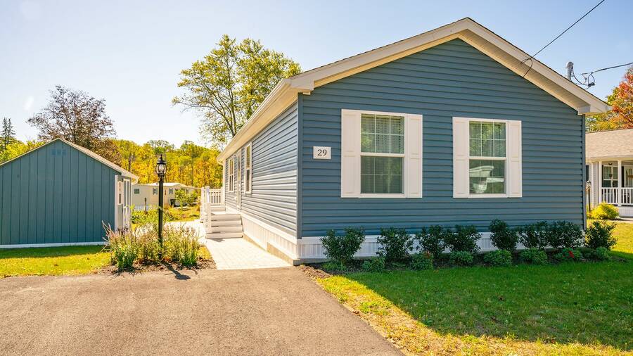 Lakeview (CT) 1 Homes Available 6 Greenlawn Dr., Danbury, CT 06810