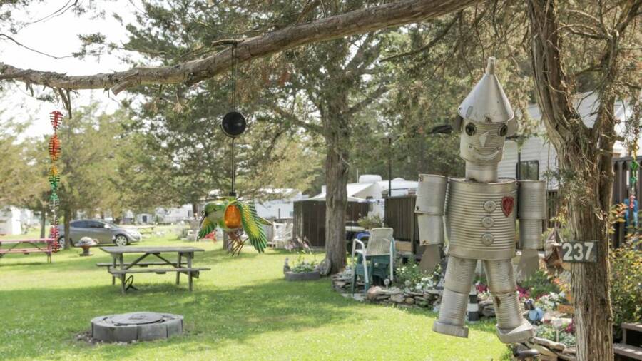 Sun Retreats Hay Bay 3 Homes Available 665 South Shore Rd., Napanee