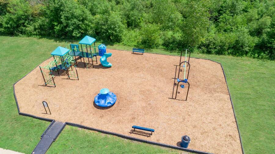 Frenchtown VillaElizabeth Woods 4 Homes Available 1250 Paree