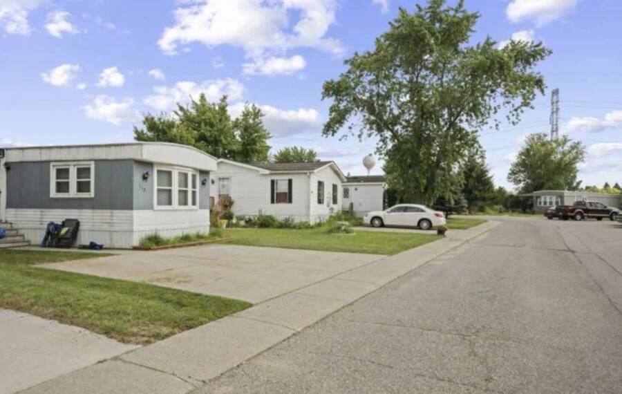 Fawn Lake Estates 831 North Pontiac Trail, Walled Lake, MI 48390