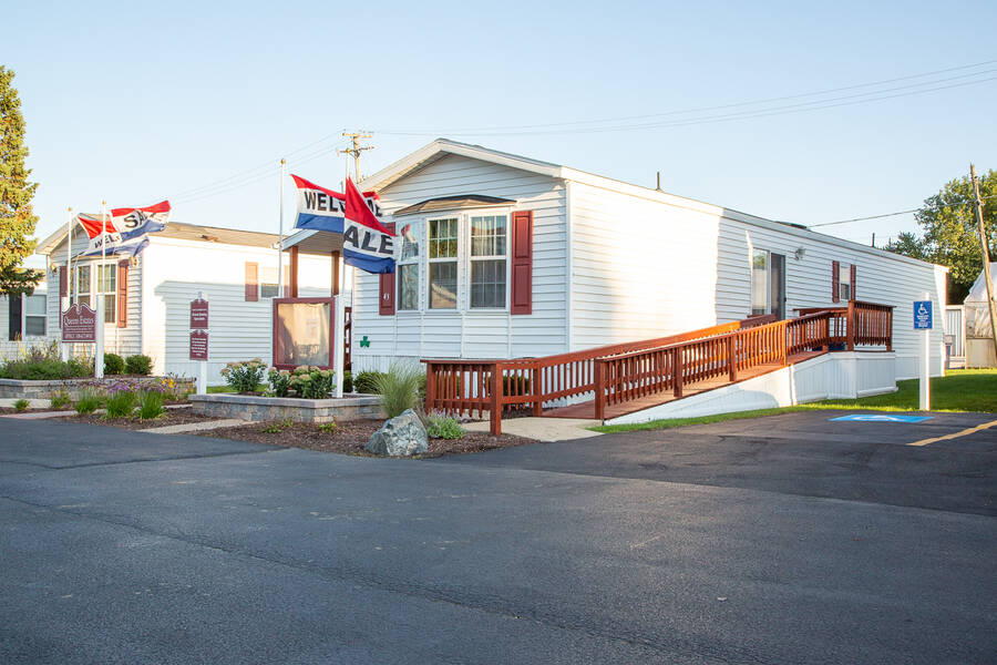 Queens Estates 1712 South Dixie Highway, Crete, IL 60417