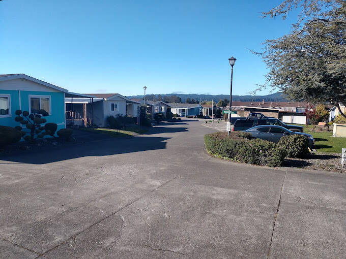 Royal Crest Mobile Estates 2283 Crest Dr, Fortuna, CA 95540