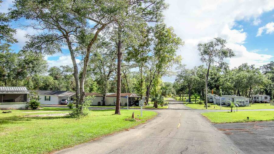 Country Squire Mobile Home Village 6 Country Squire Rd, Paisley, FL