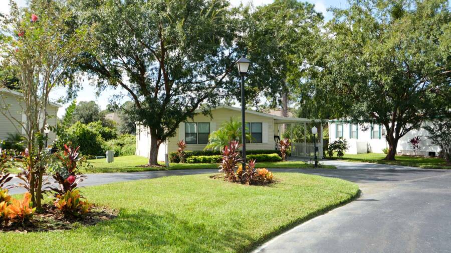 King's Lake 13 Homes Available 369 Kingslake Drive, DeBary, FL 32713