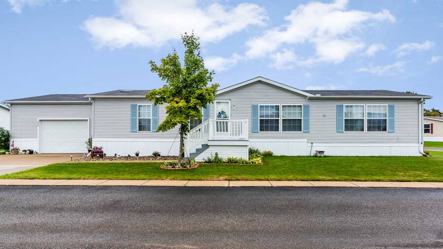 Sycamore Village 4 Homes Available 900 West Columbia St., Mason, MI