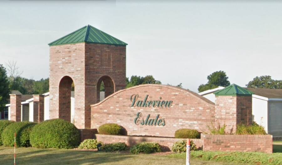 Lakeview Estates On Lawndale 4250 Lakeview West, Saginaw, MI 48603