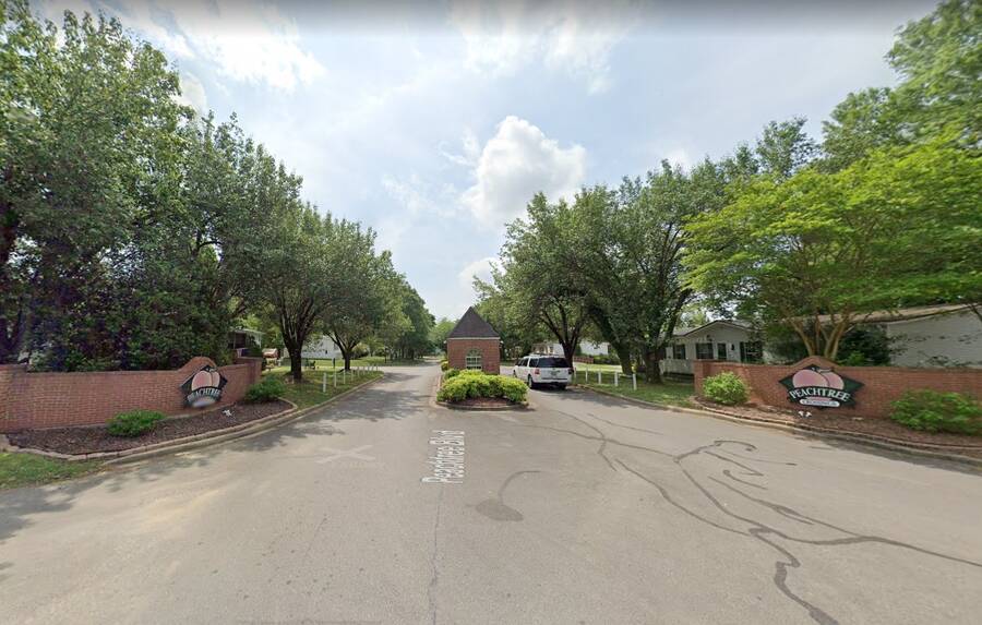 Peachtree Crossings 6521 Peachtree Boulevard, Gardendale, AL 35071