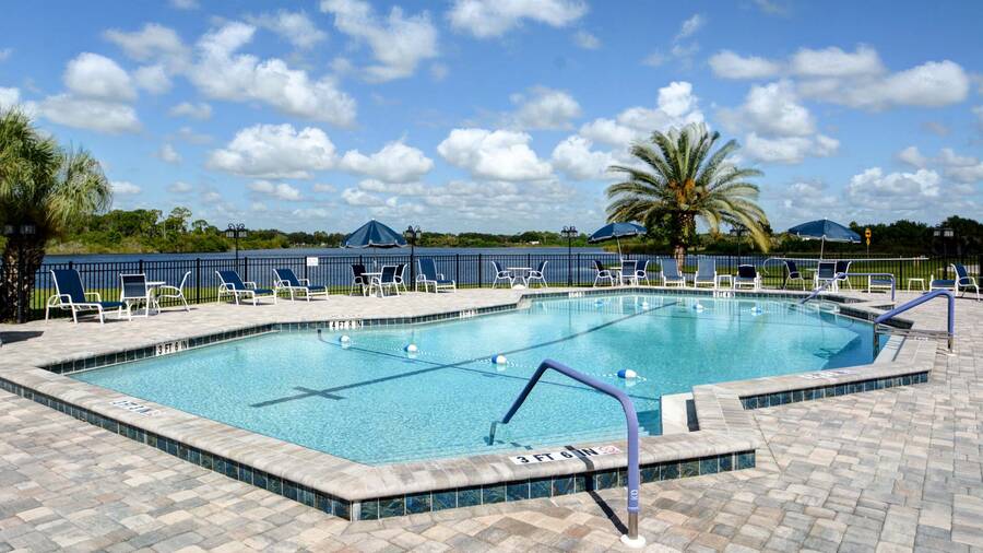 Vizcaya Lakes 10 Homes Available 3939 Hollis Ave., Port Charlotte