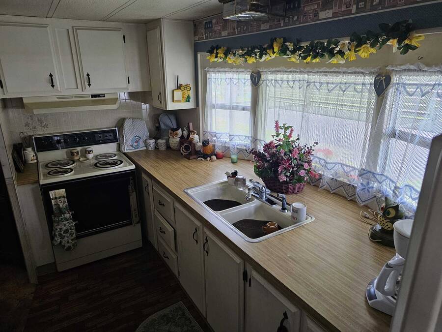 For Sale 58 Daisy, Fruitland Park, FL 34731 Single Wide, 2 Bed, 1