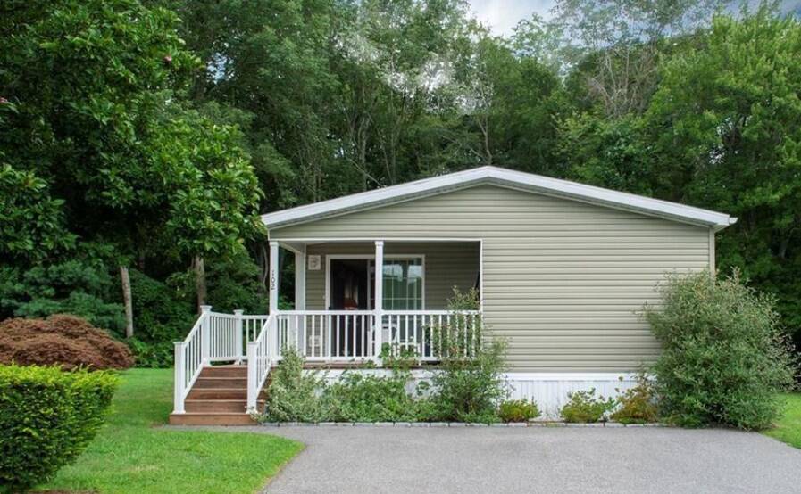 Arlington Acres Mobile Home Park 1 Arlington Dr., Stonington, CT