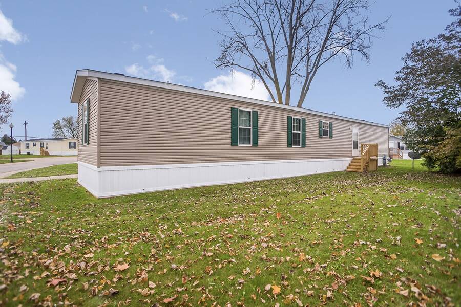 For Sale 9715 Maplelawn, Lot 400, Ypsilanti, MI 48198 Single Wide