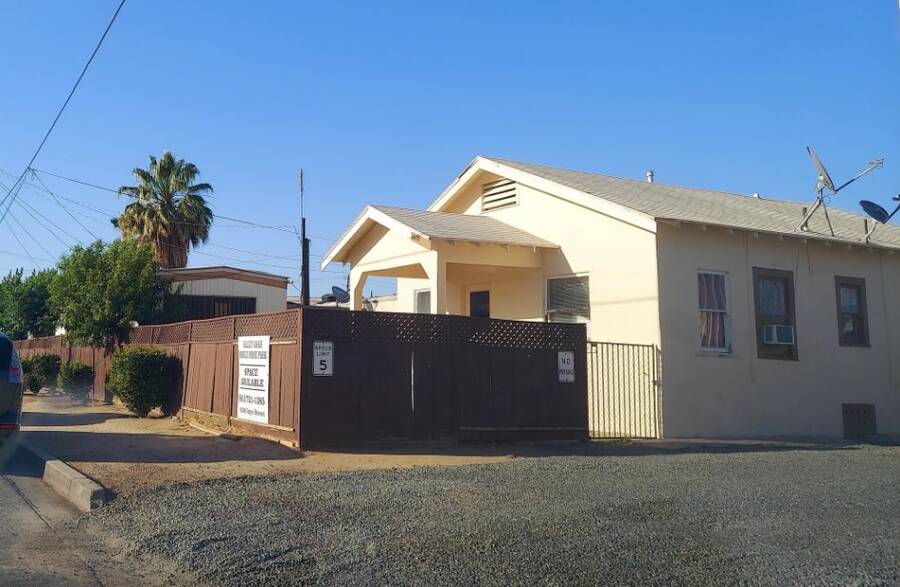 Valley Oaks Mobile Home Park 1628 1638 Inyo St., Delano, CA 93215