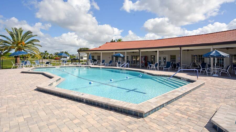 Vizcaya Lakes 10 Homes Available 3939 Hollis Ave., Port Charlotte