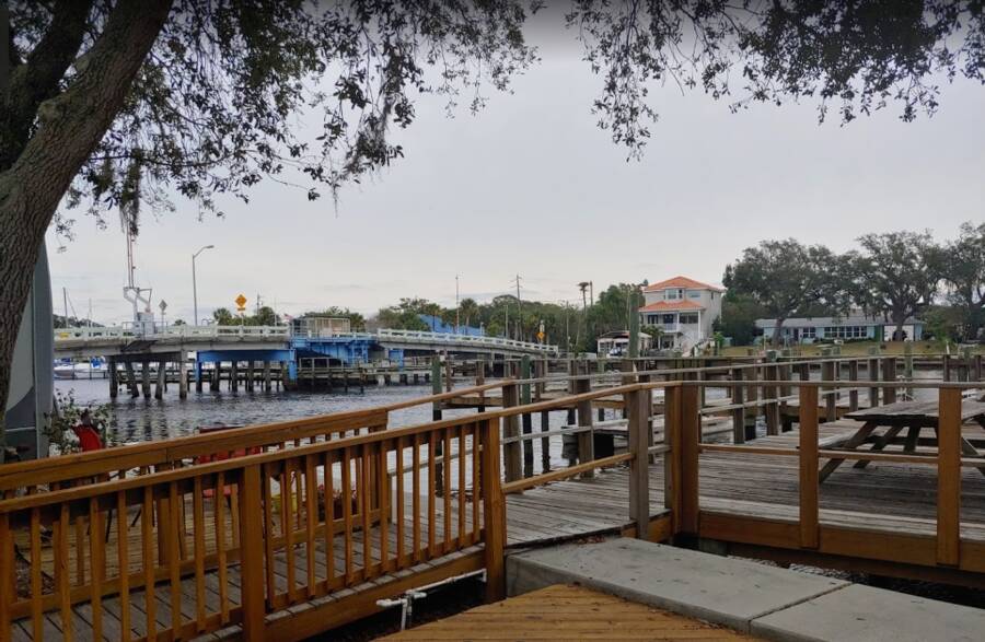 Bay Shore Cove 403 Riverside Drive, Tarpon Springs, FL 34689