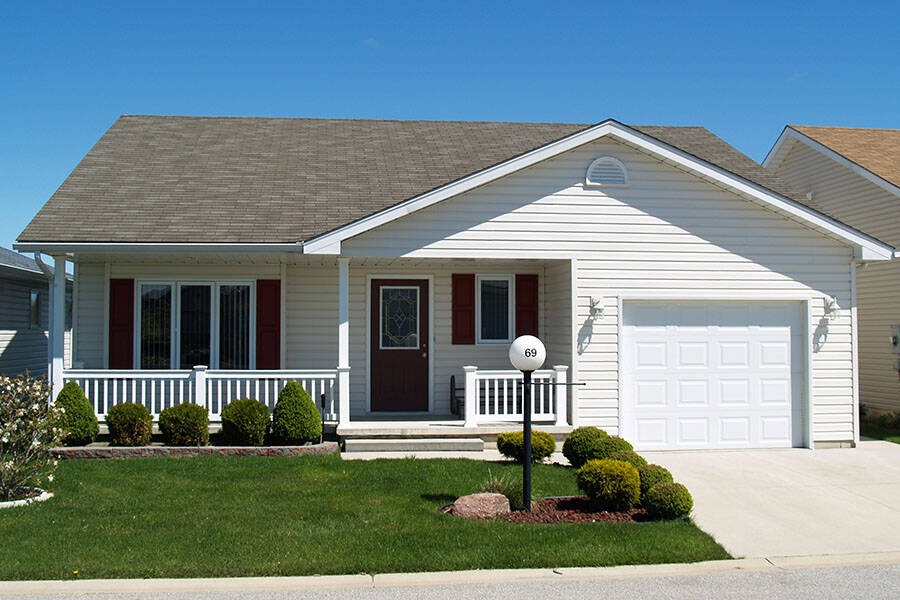 Bluewater Country 5700 Blackwell Side Road, Sarnia, ON N7W 1B7