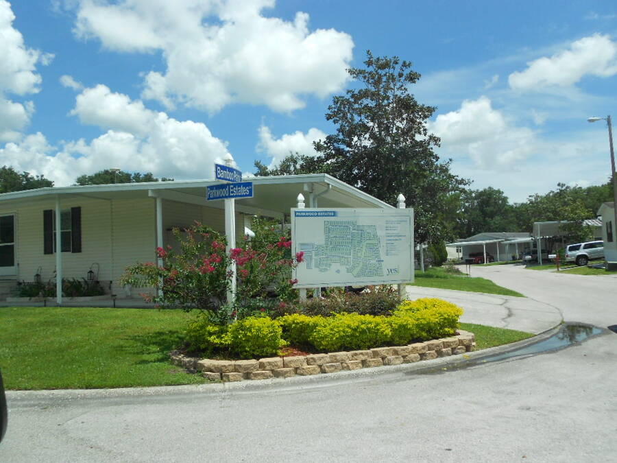 Parkwood Estates MHC 400 Parkwood Estates Drive, Plant City, FL 33566