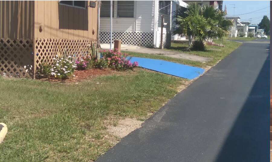 Pinecrest Mobile Home Park 6043 Harriet Street, Zephyrhills, FL 33542