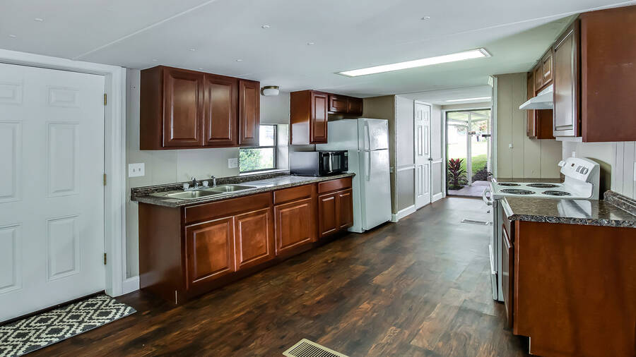 Country Squire Mobile Home Village 6 Country Squire Rd, Paisley, FL