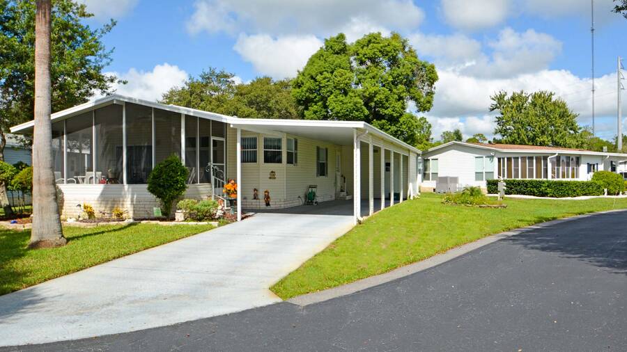 King's Lake 13 Homes Available 369 Kingslake Drive, DeBary, FL 32713