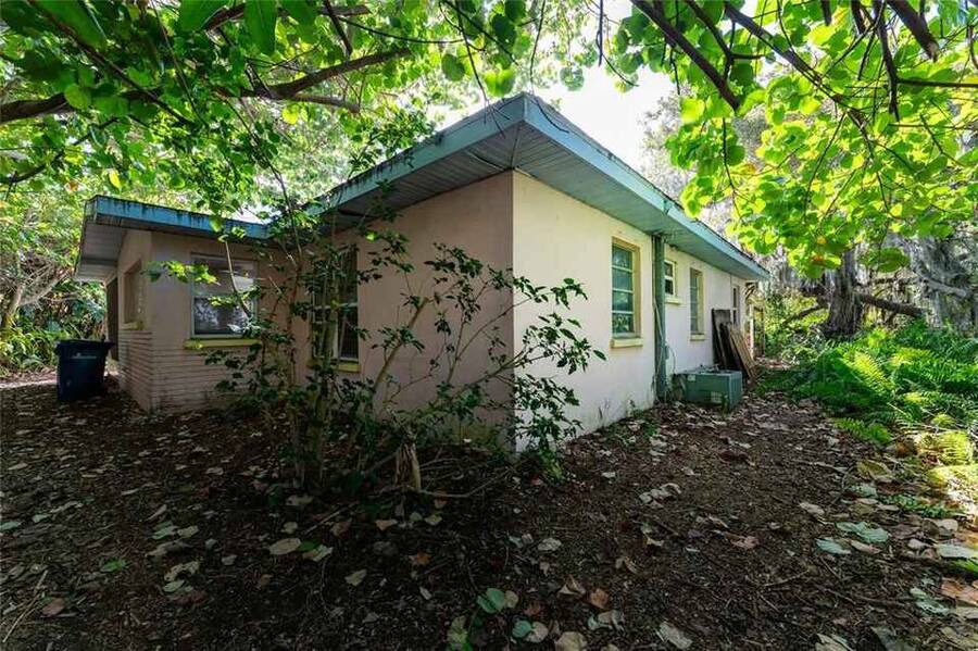 Deer Creek Mobile Home Park 201 East Horton Avenue, Englewood, FL