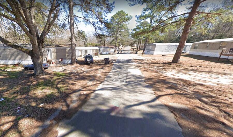 Burnt Springs Mobile Home Park 1810 Gilmer Avenue, Tallassee, AL