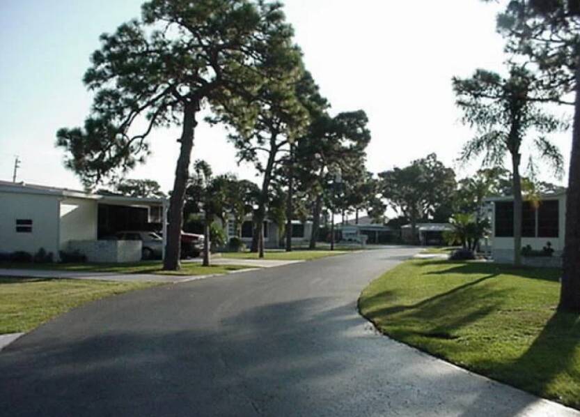 Florida Pines Mobile Home Court 150 Satulah Circle, Venice, FL 34293