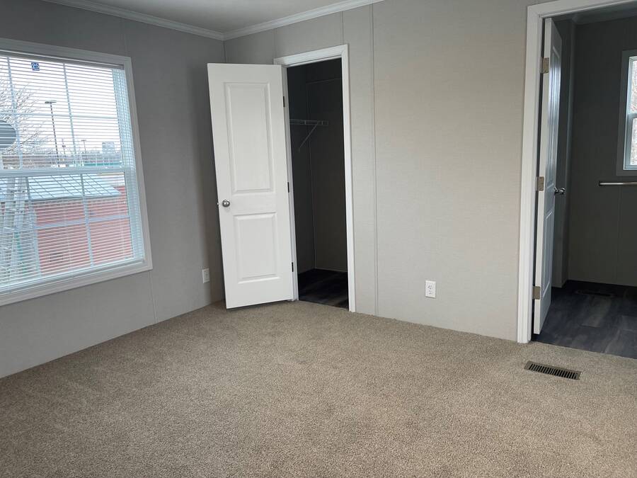 For Sale 5001 South Ave, Lot 124, Toledo, OH 43615 Single Wide