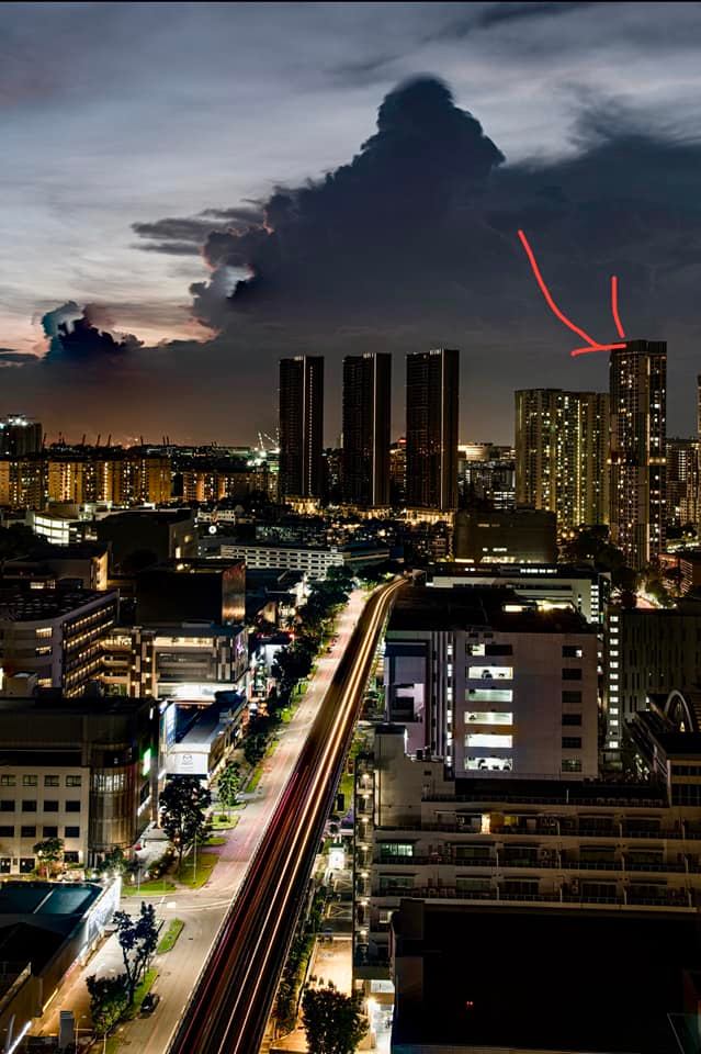 Lightning directly strikes Queenstown HDB flat window HardwareZone Forums