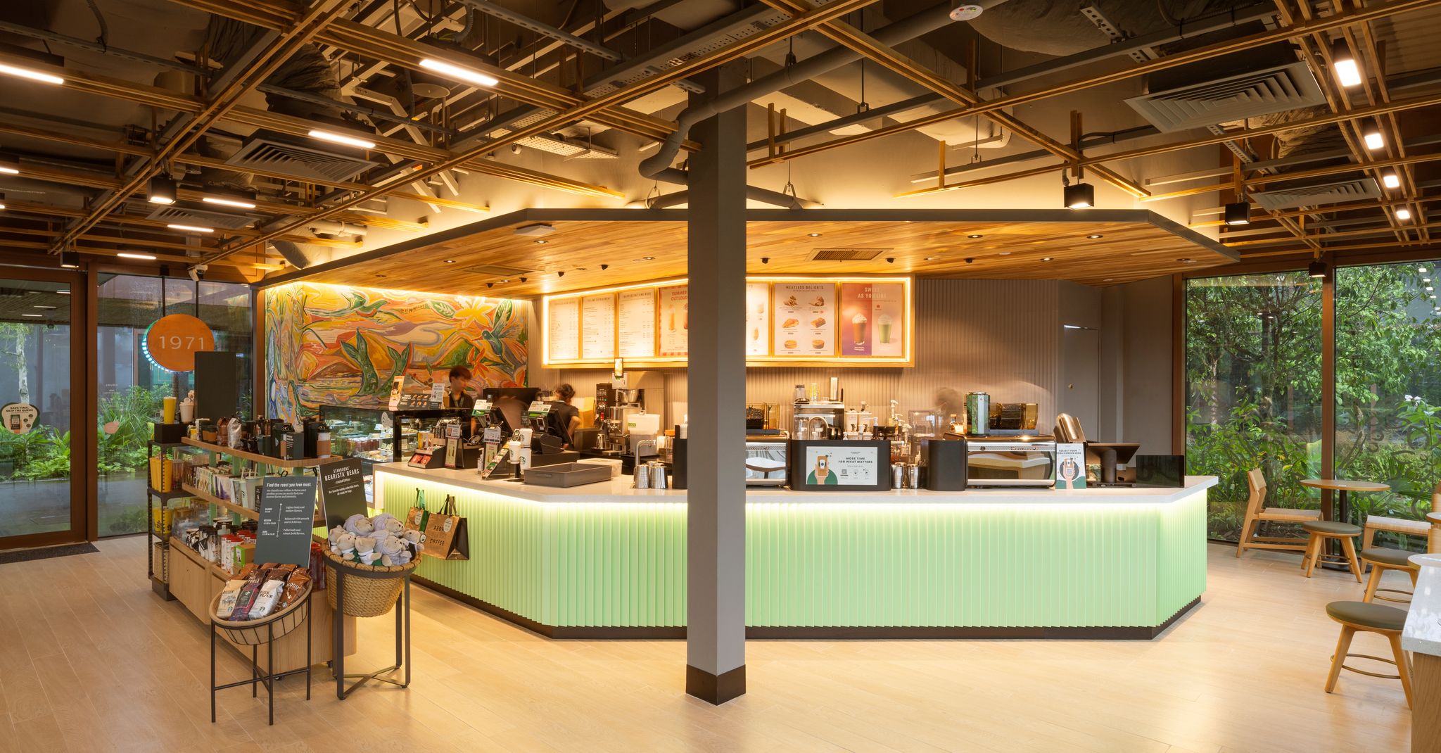 New standalone Starbucks at Bird Paradise now open, giving away 2,000