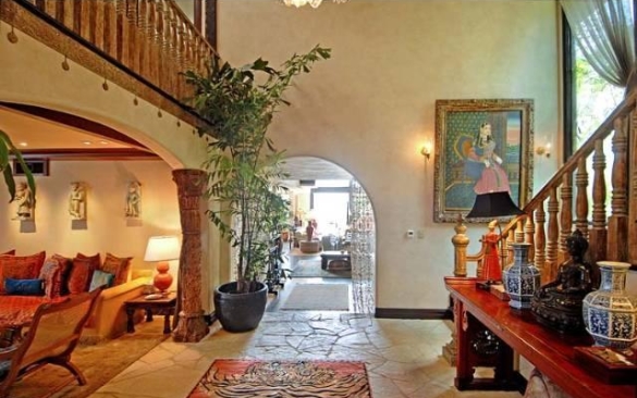 Goldie Hawn Lists Her Malibu Beach House For 14.749 Million