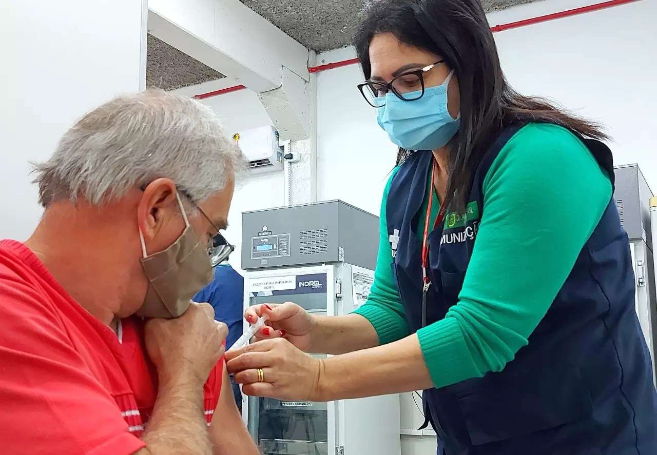 Jaraguá do Sul libera 4ª dose da vacina contra covid19; saiba quem