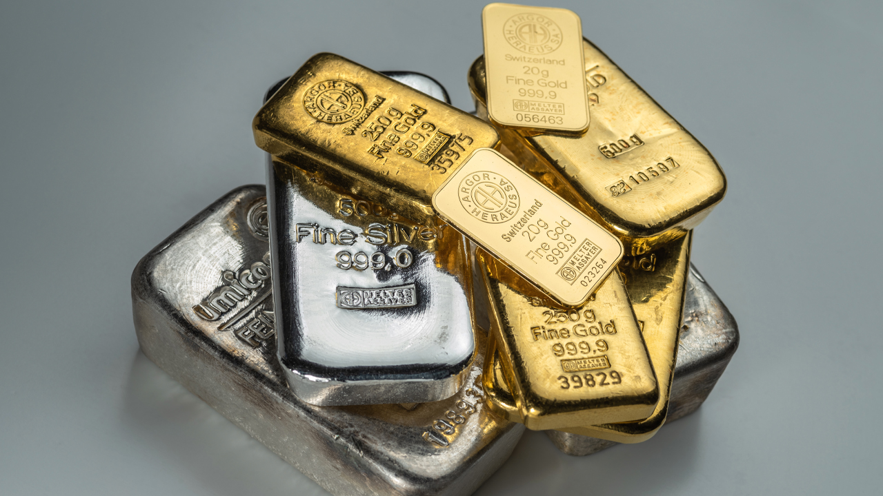 Gold and Silver Markets Shudder, Analysts Say Firm Dollar and Rate