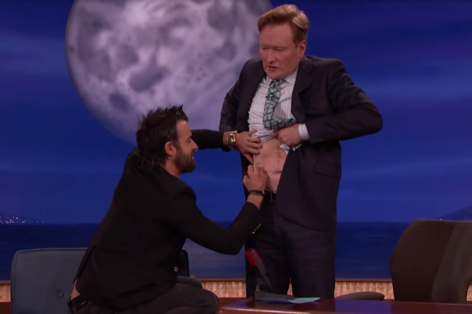Justin Theroux Just Gave Conan O'brien A Unicorn Tattoo | Hellogiggles 452_x_678_jpg