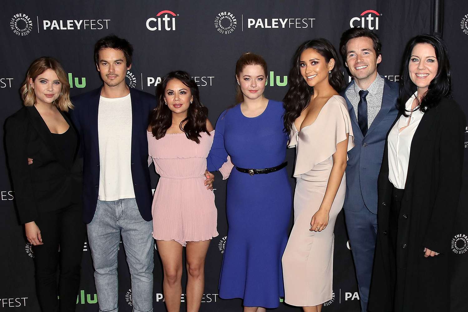 The Pll Cast Got New Bling To Celebrate Series Finale | People.com