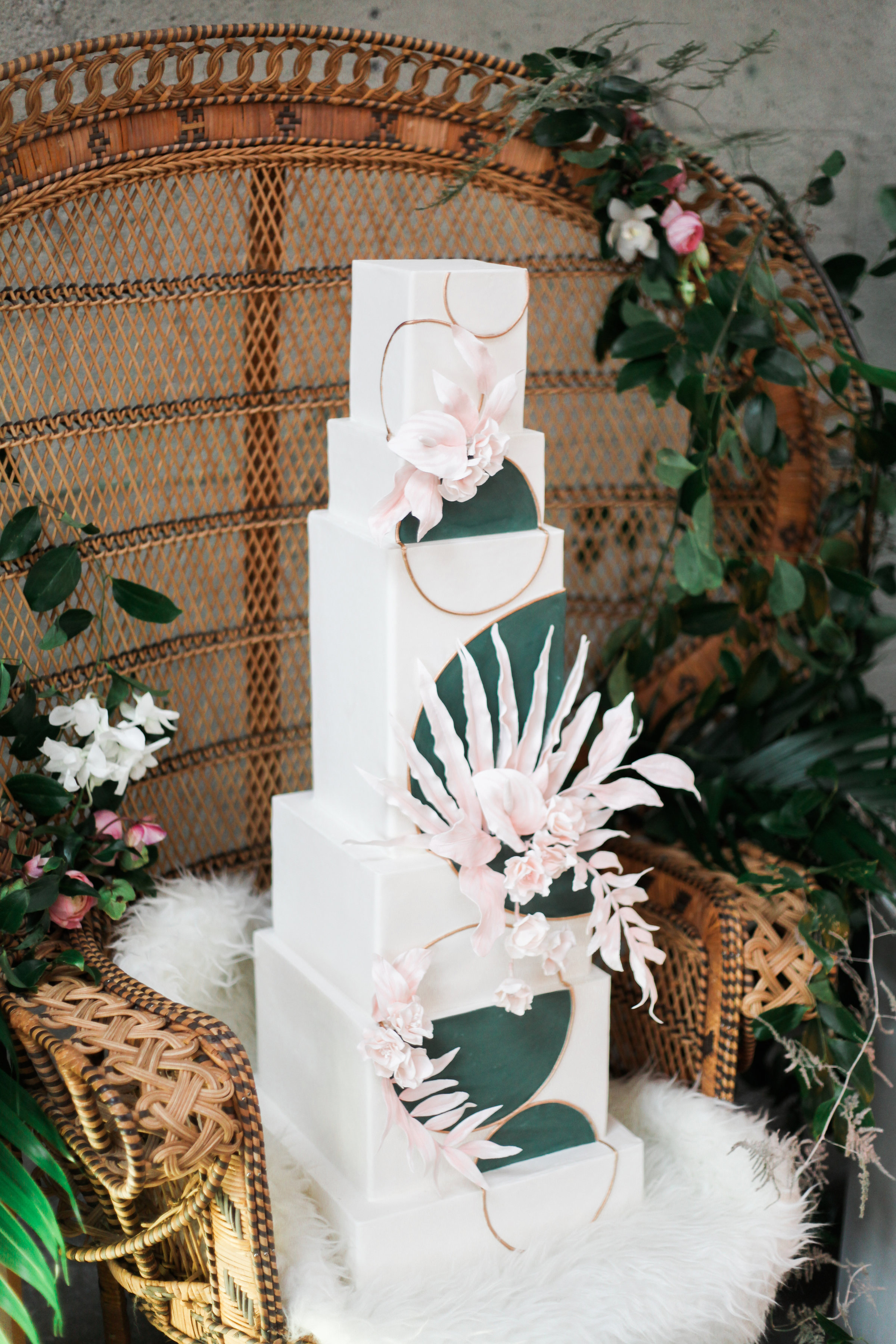20 Unique Wedding Cake Shapes Contemporary Couples Should Consider